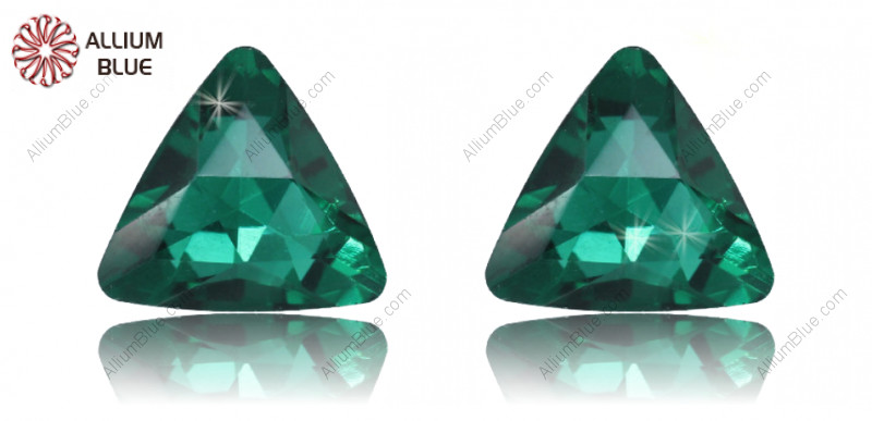 VALUEMAX CRYSTAL Triangle Fancy Stone 10mm Emerald F